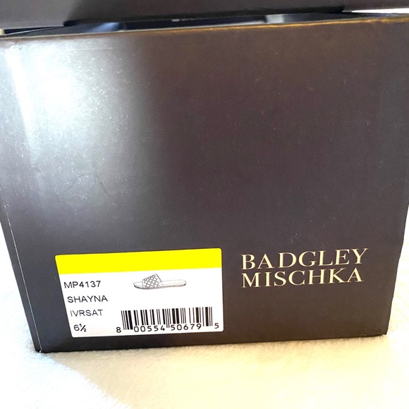 Badgley Mischka Shayna Ivory sandals ⚜️⚜️ - Picture 11 of 13